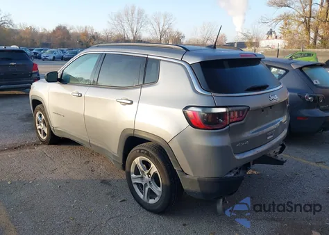 2024 Jeep Compass Latitude 4X4 from USA, damaged, VIN 3C4NJDBN7RT607743